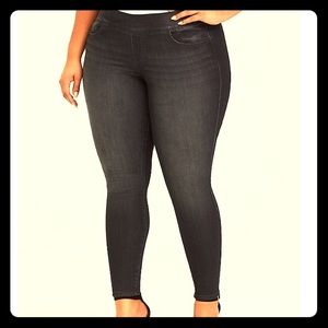 NWT -Torrid Size 2-2x/18/20 - Dark Wash Lean Jean